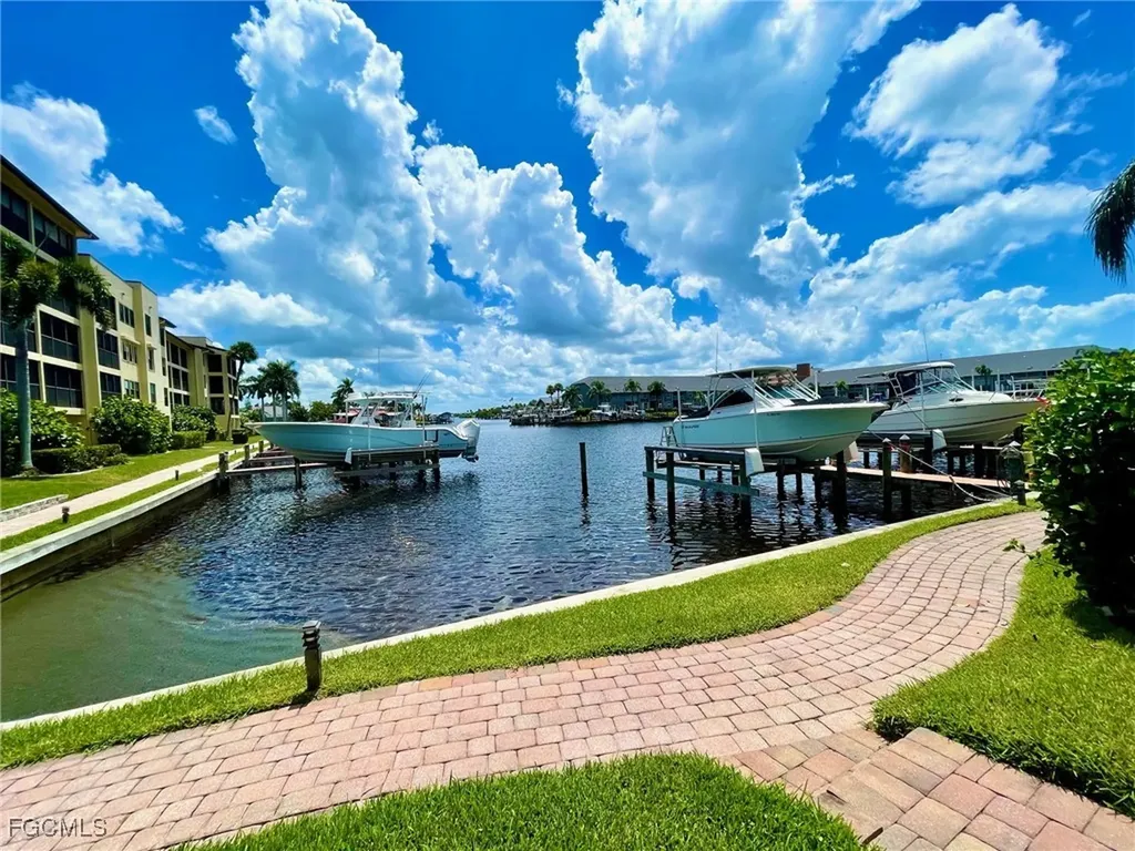 4703 SE 17th Place Cape Coral FL 33904