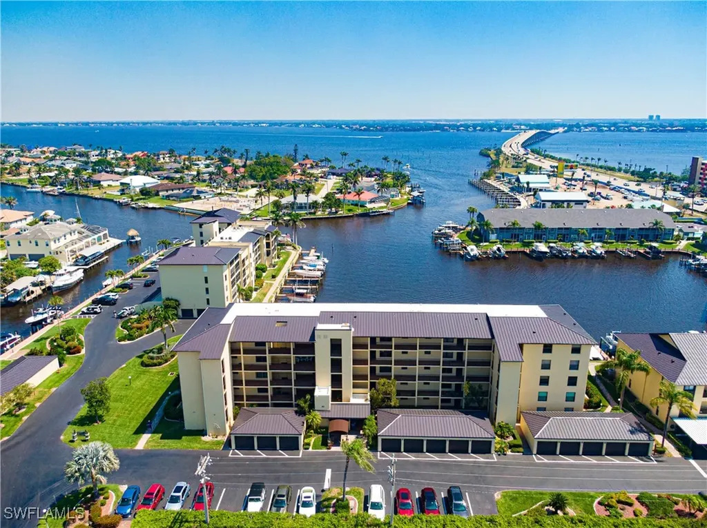 4703 SE 17th Place Cape Coral FL 33904