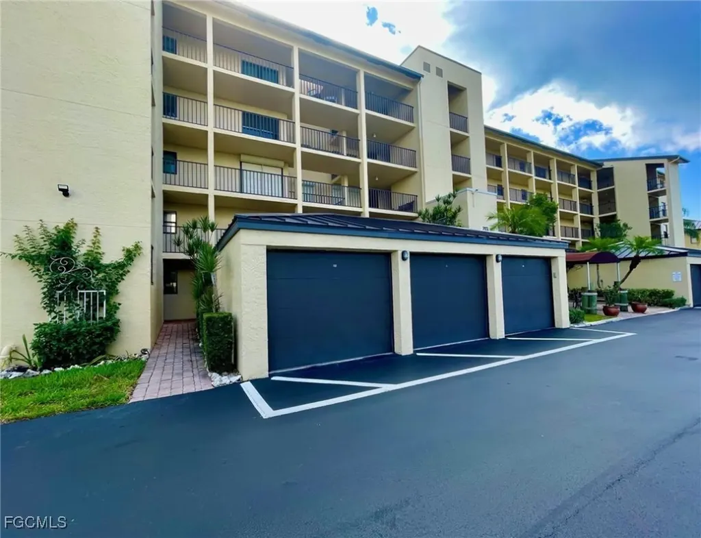 4703 SE 17th Place Cape Coral FL 33904