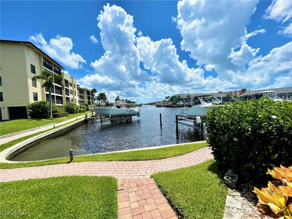 4703 SE 17th Place Cape Coral FL 33904