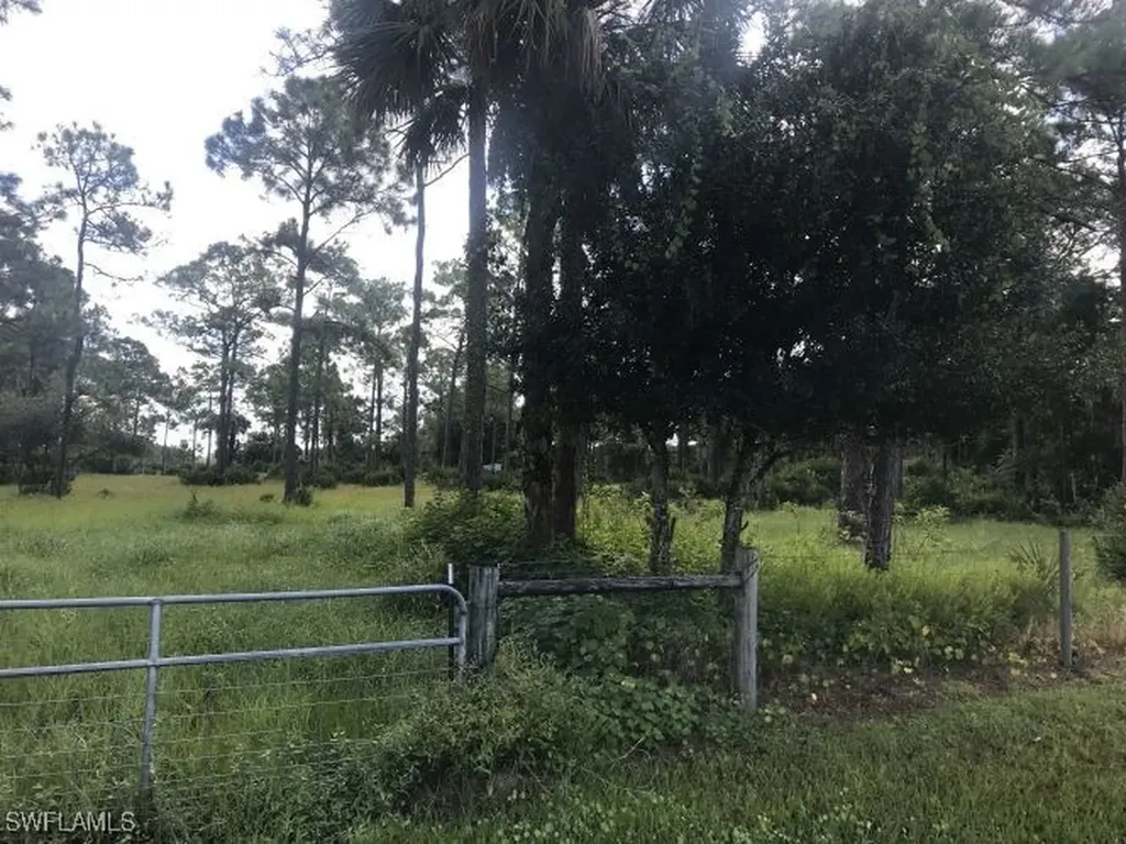 19950 Palm Beach Boulevard Alva FL 33920