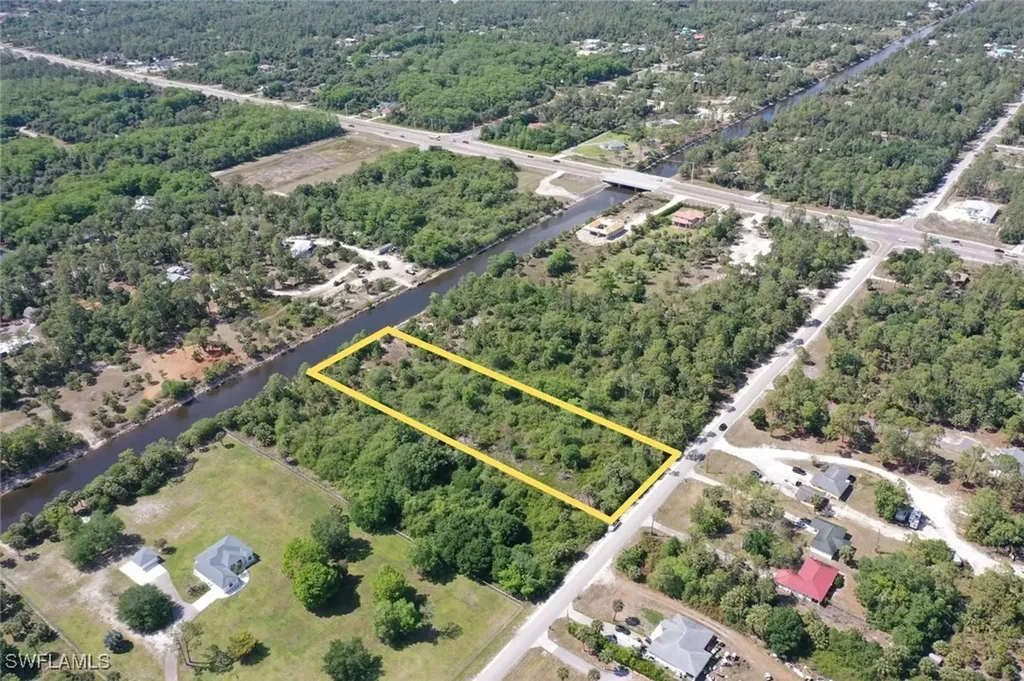 10TH Street SE Naples FL 34117