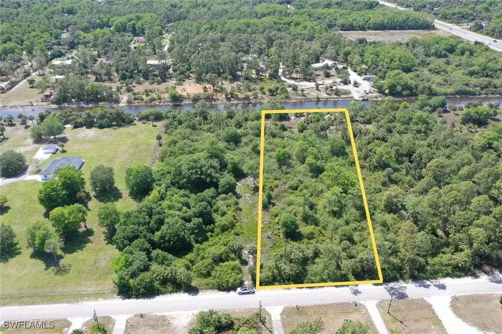 10TH Street SE Naples FL 34117