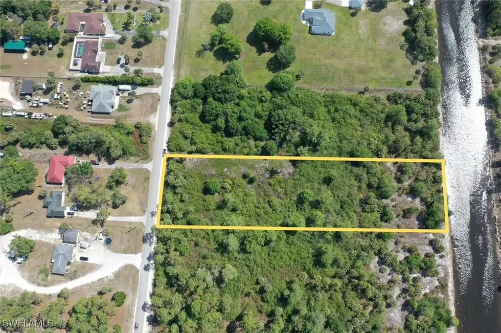 10TH Street SE Naples FL 34117