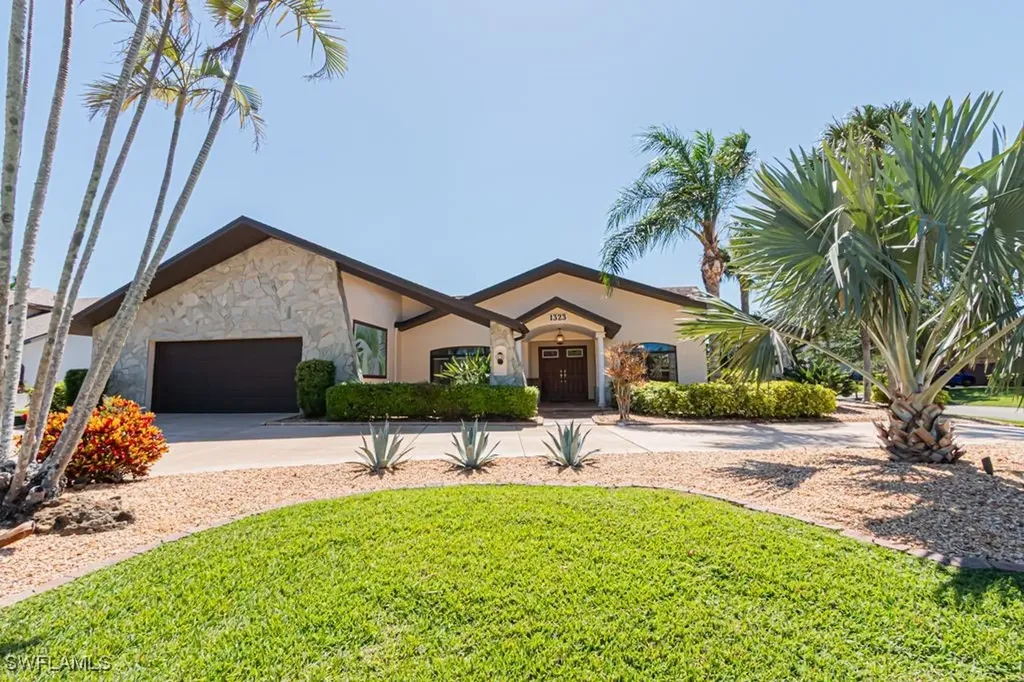 1323 Claret Court Fort Myers FL 33919