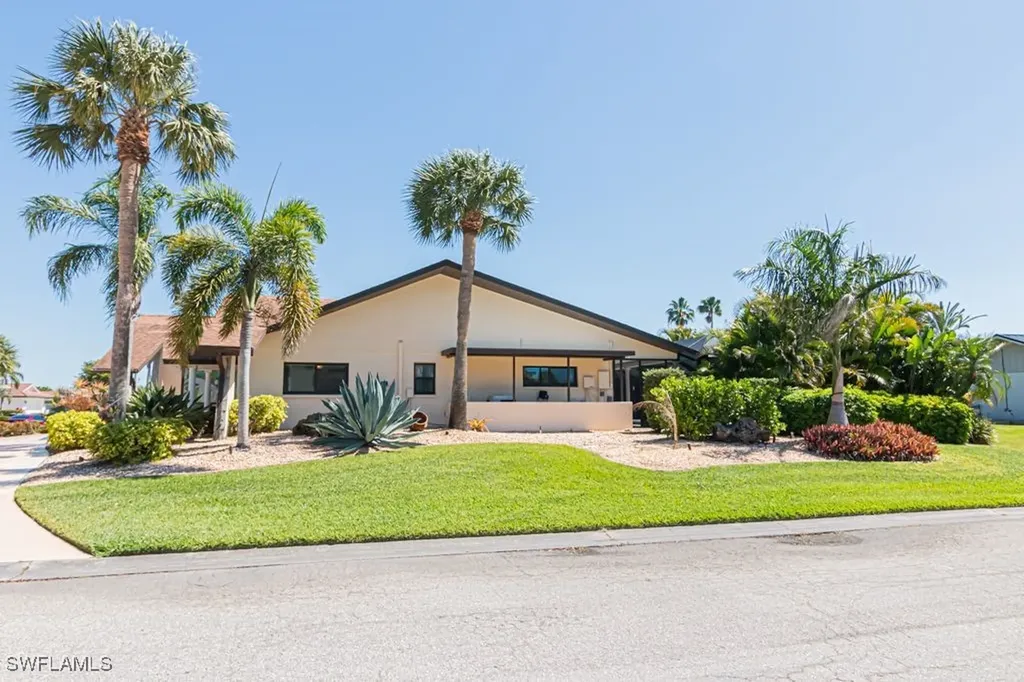 1323 Claret Court Fort Myers FL 33919