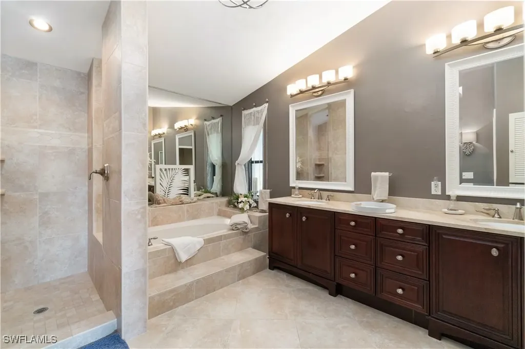 9775 Treasure Cay Lane Bonita Springs FL 34135