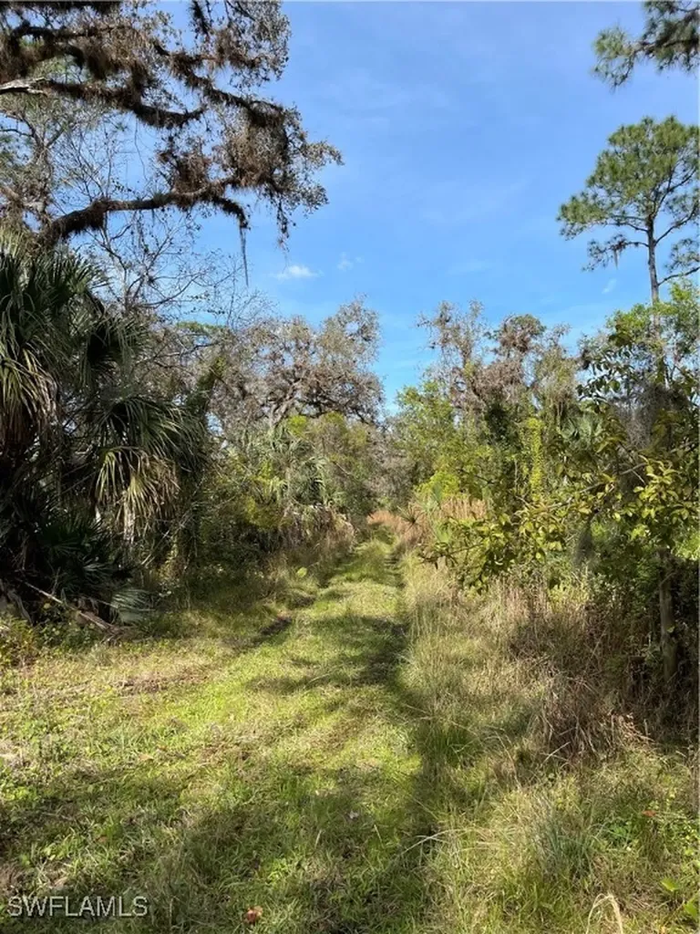 Secretariat Drive Labelle FL 33935