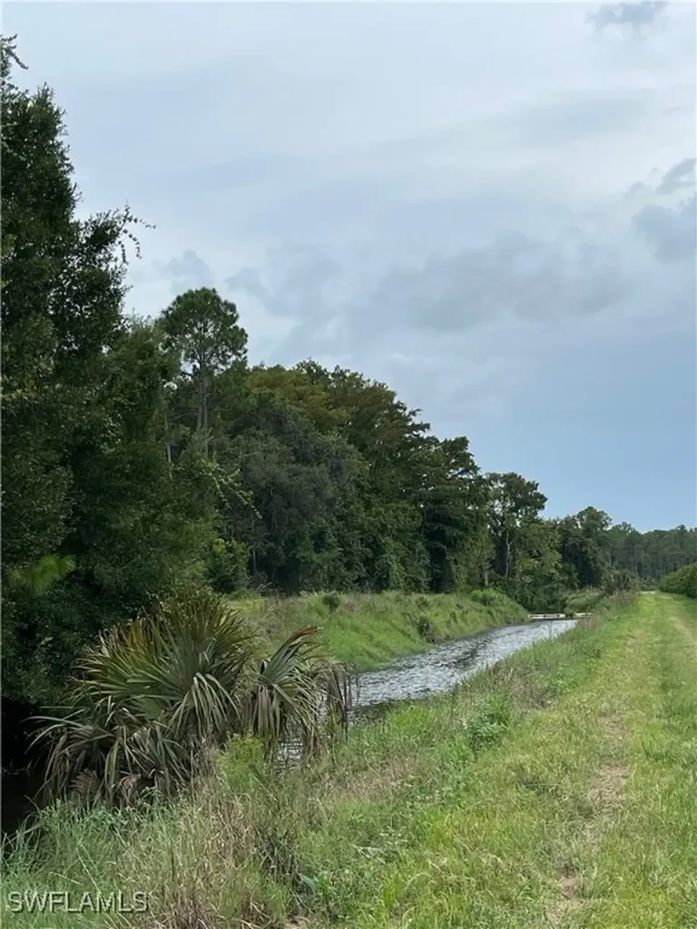 Secretariat Drive Labelle FL 33935