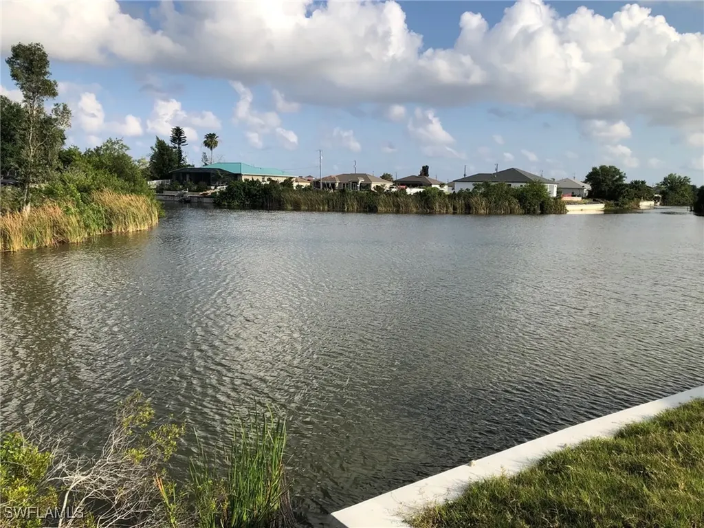 27 SW 14th Avenue Cape Coral FL 33991