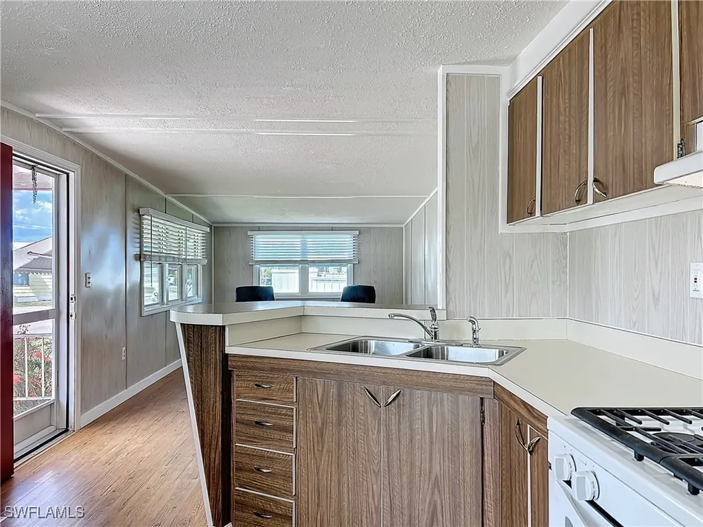 139 Gaslight Avenue North Fort Myers FL 33917