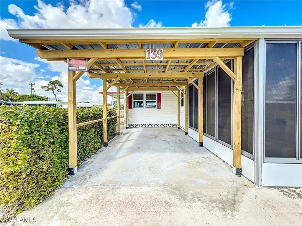 139 Gaslight Avenue North Fort Myers FL 33917