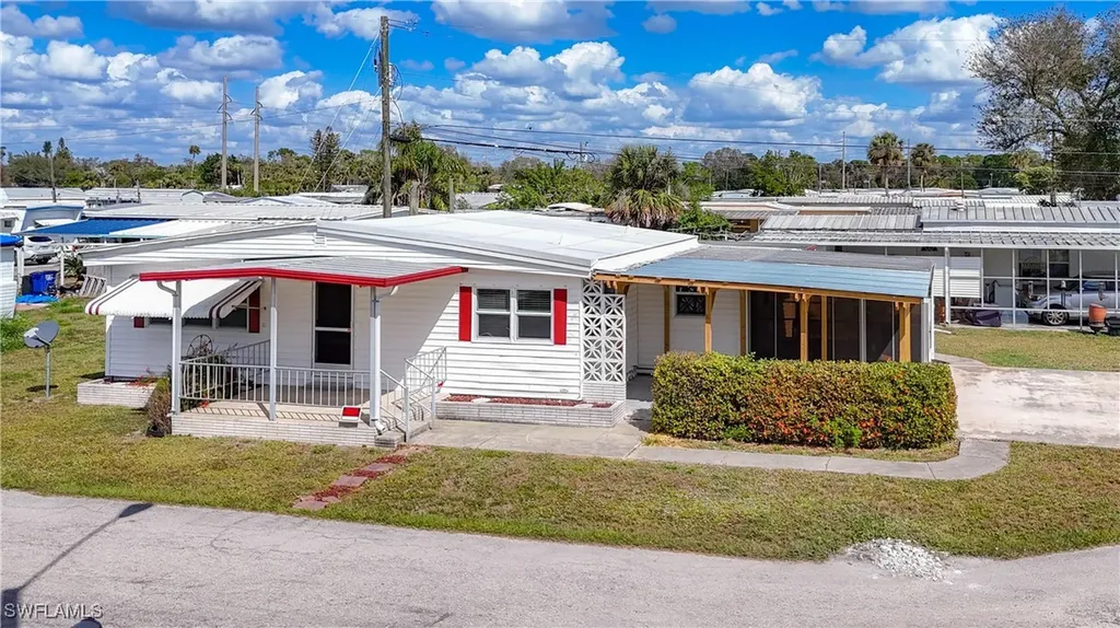 139 Gaslight Avenue North Fort Myers FL 33917
