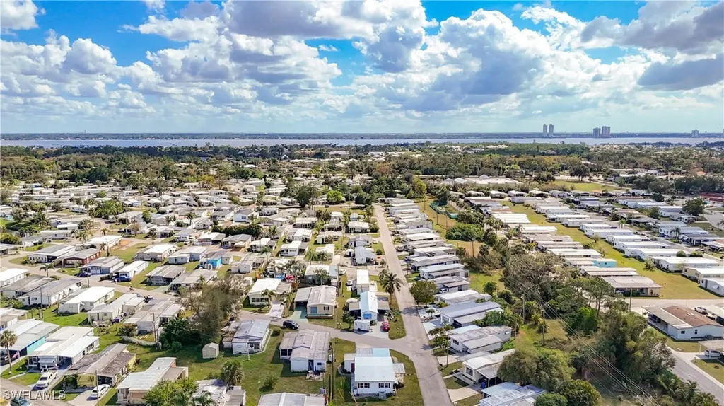 139 Gaslight Avenue North Fort Myers FL 33917