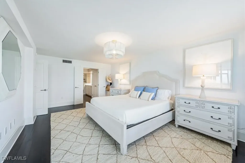 10951 Gulf Shore Drive Naples FL 34108