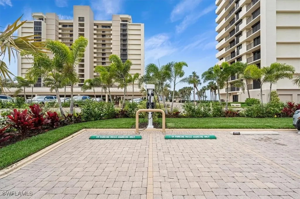 10951 Gulf Shore Drive Naples FL 34108