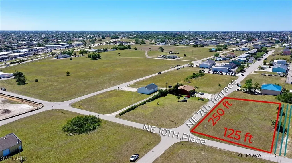 1069 NE 7th Terrace Cape Coral FL 33909