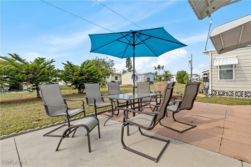 9015 Flamingo Circle North Fort Myers FL 33903