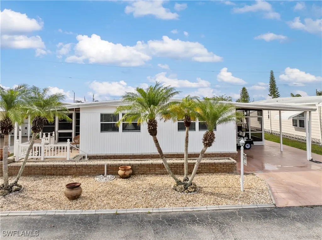 9015 Flamingo Circle North Fort Myers FL 33903