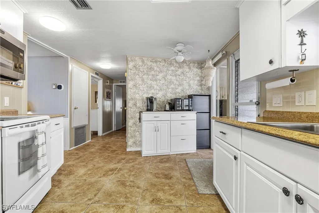 9015 Flamingo Circle North Fort Myers FL 33903