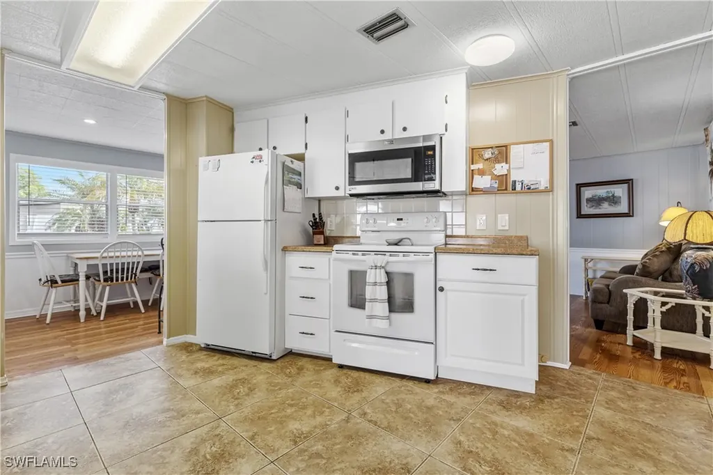 9015 Flamingo Circle North Fort Myers FL 33903