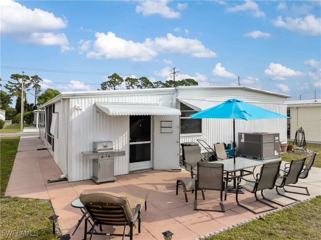 9015 Flamingo Circle North Fort Myers FL 33903