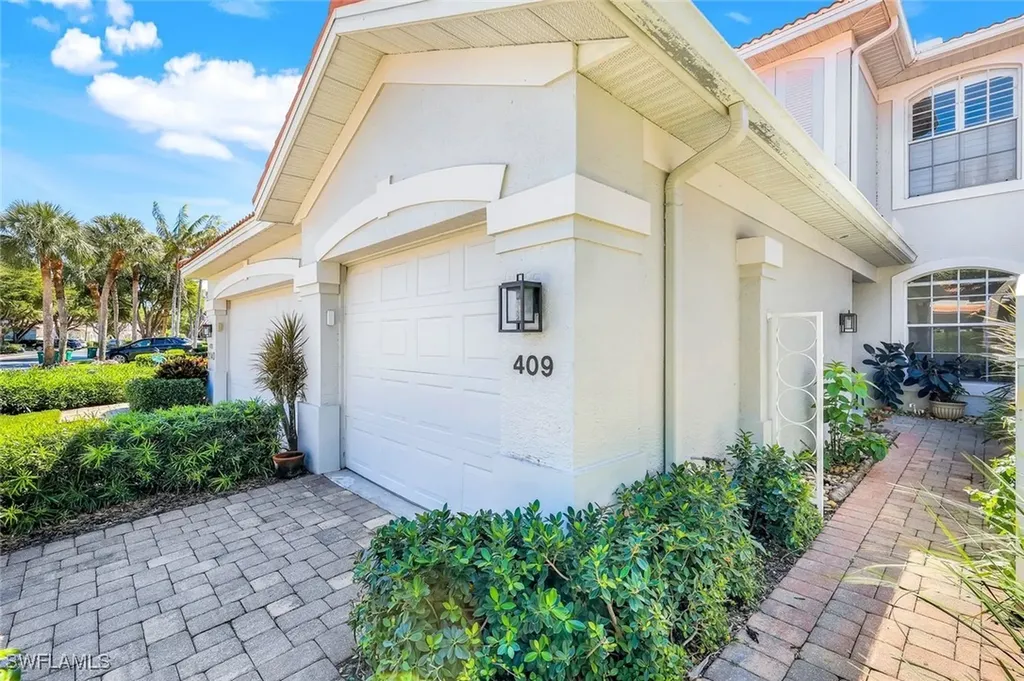 2140 Arielle Drive Naples FL 34109