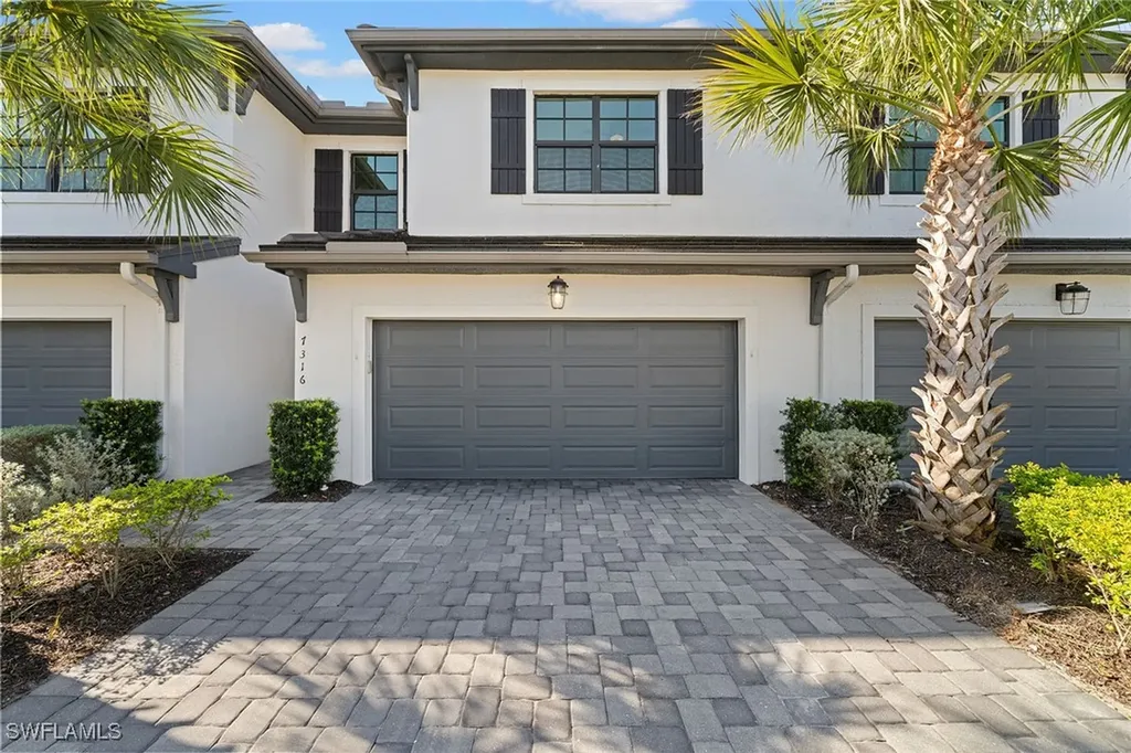 7316 Rockefeller Drive Naples FL 34119