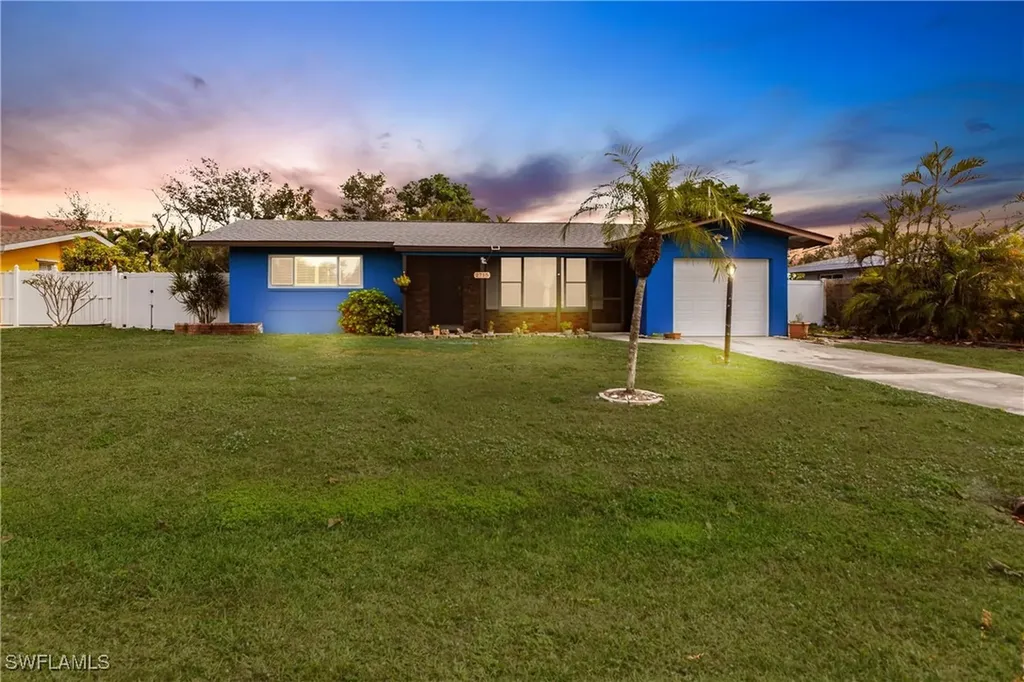 2715 SE 16th Place Cape Coral FL 33904