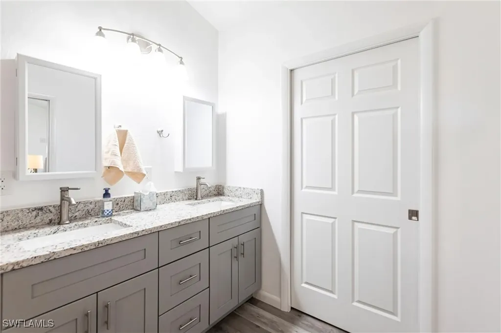 2715 SE 16th Place Cape Coral FL 33904