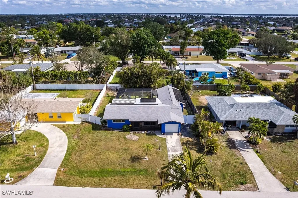 2715 SE 16th Place Cape Coral FL 33904