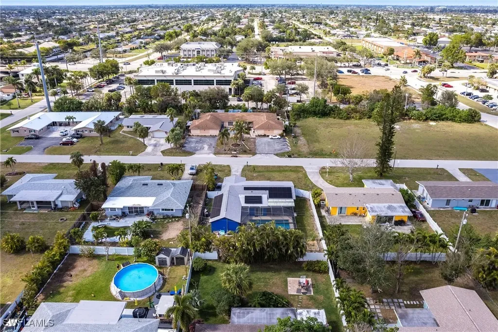 2715 SE 16th Place Cape Coral FL 33904