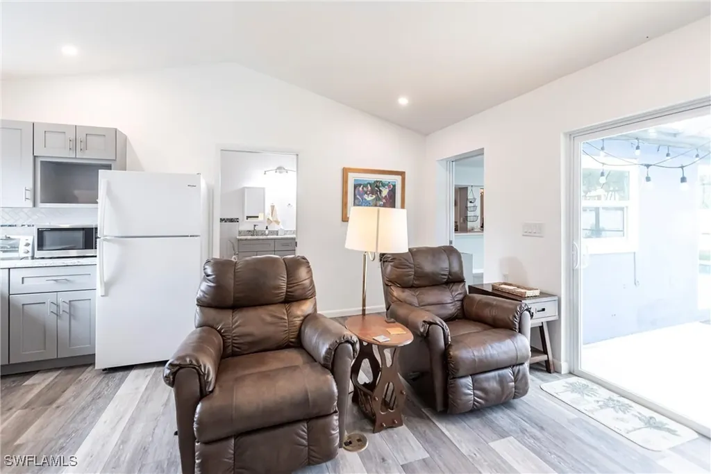 2715 SE 16th Place Cape Coral FL 33904