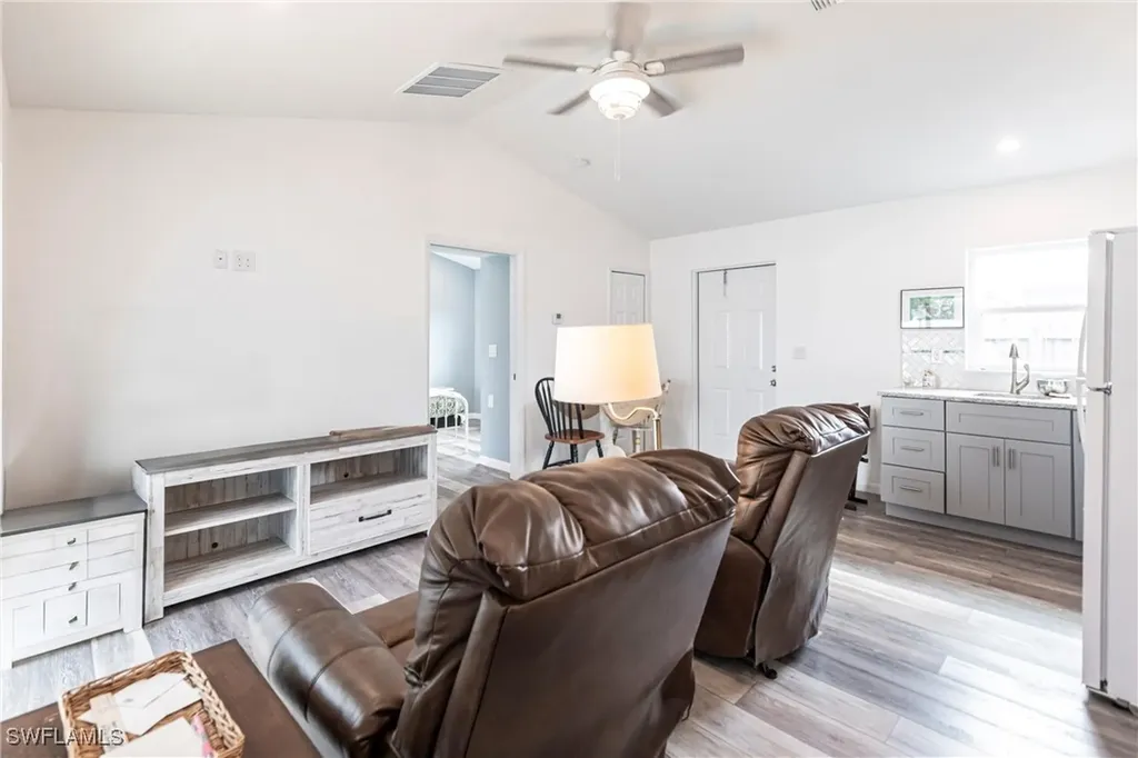2715 SE 16th Place Cape Coral FL 33904