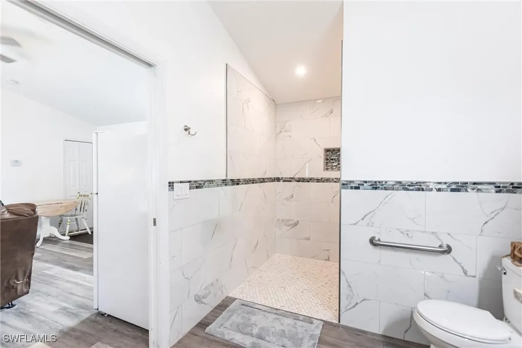 2715 SE 16th Place Cape Coral FL 33904
