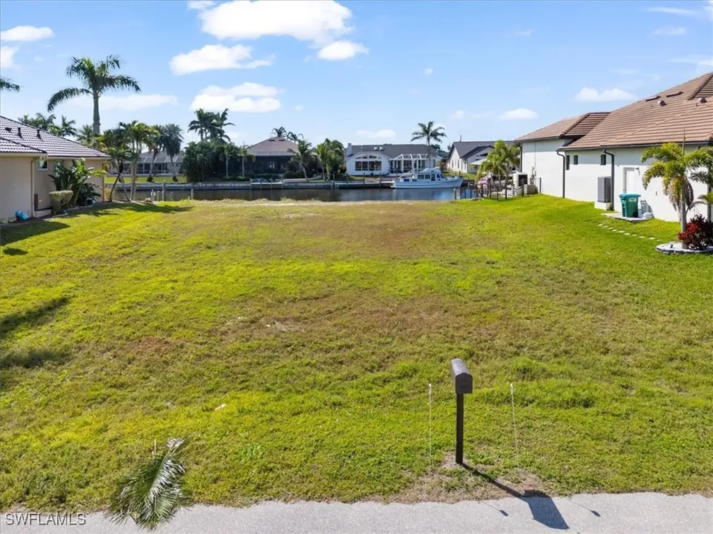 2726 SW 28th Place Cape Coral FL 33914