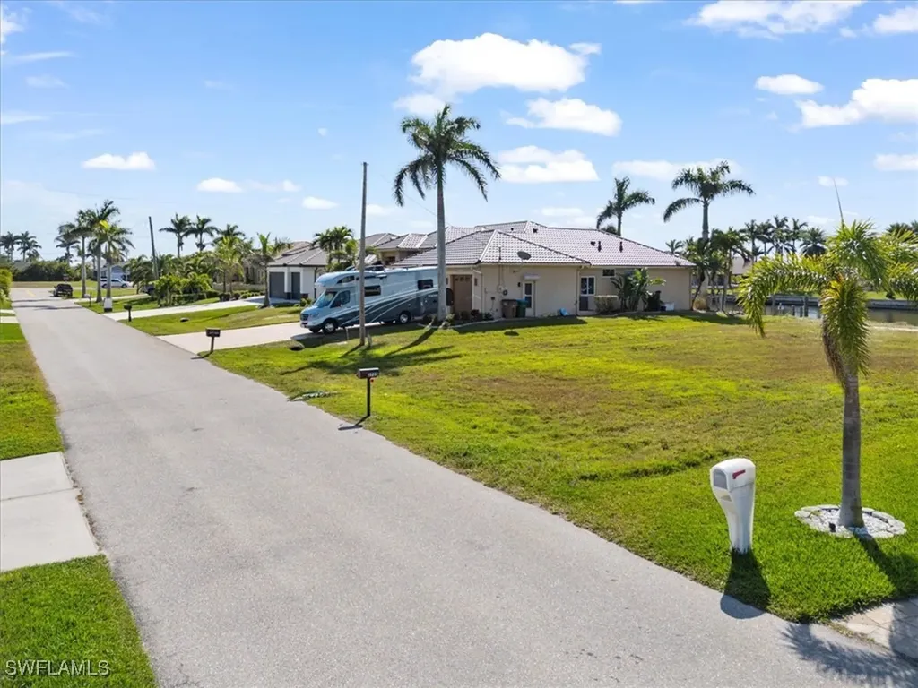 2726 SW 28th Place Cape Coral FL 33914