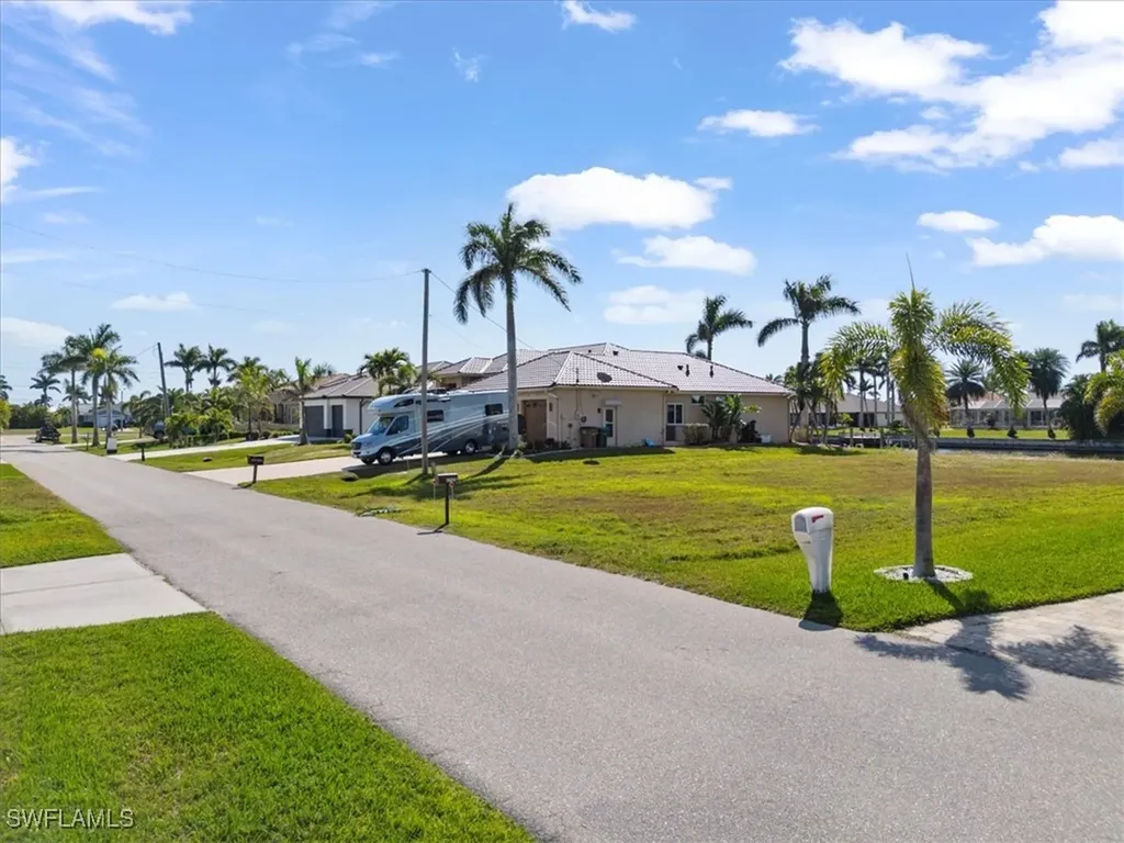 2726 SW 28th Place Cape Coral FL 33914