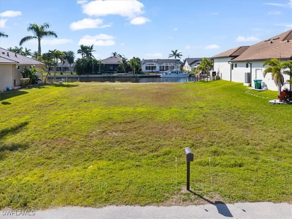 2726 SW 28th Place Cape Coral FL 33914