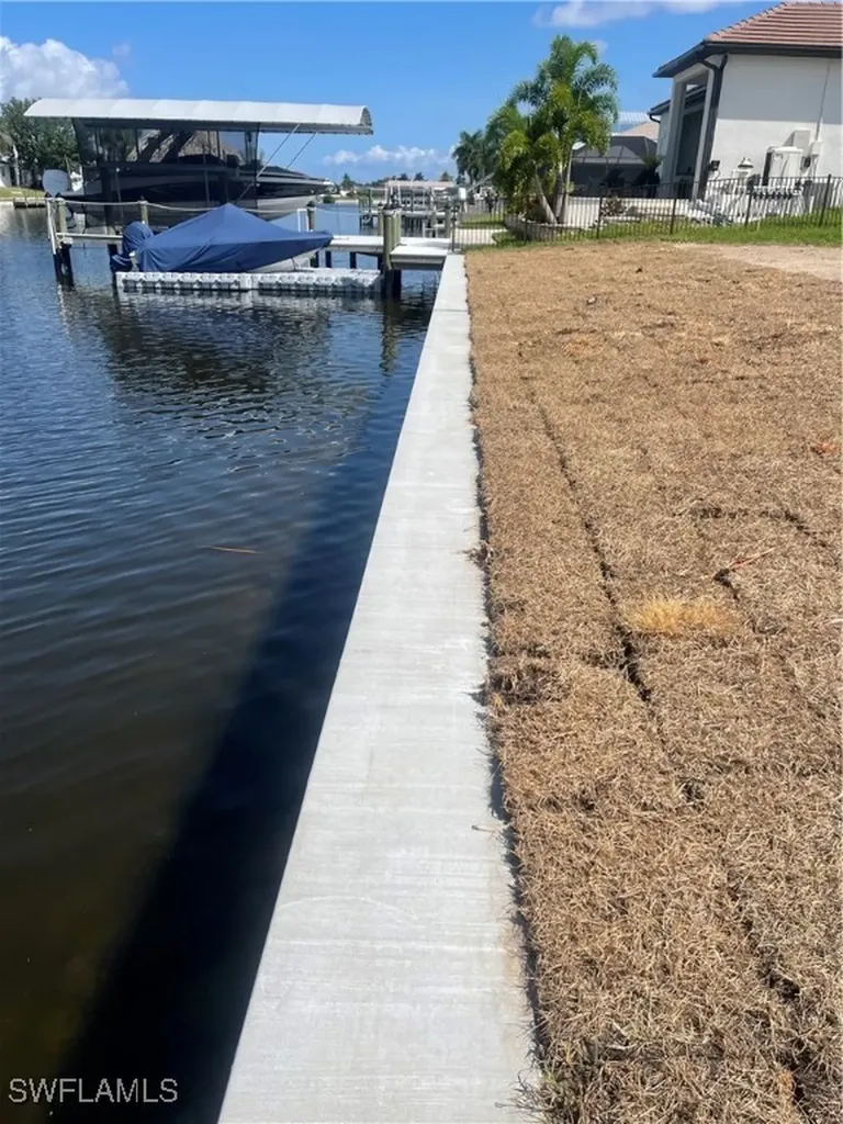 2726 SW 28th Place Cape Coral FL 33914