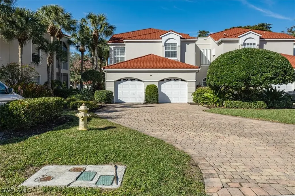 Naples FL, 1575 Clermont Drive, Unit N-201