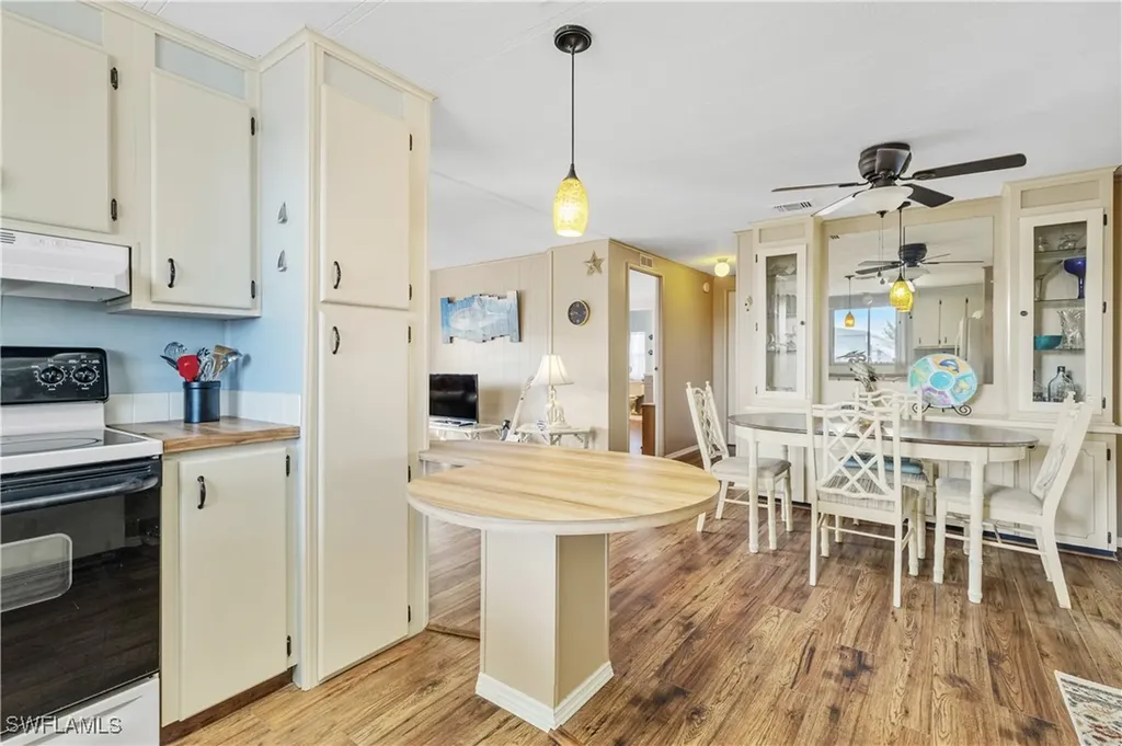 16045 Hibiscus Way North Fort Myers FL 33903