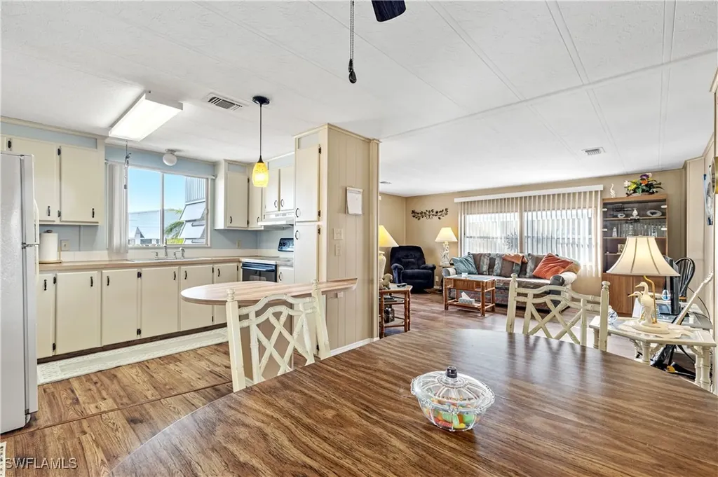 16045 Hibiscus Way North Fort Myers FL 33903