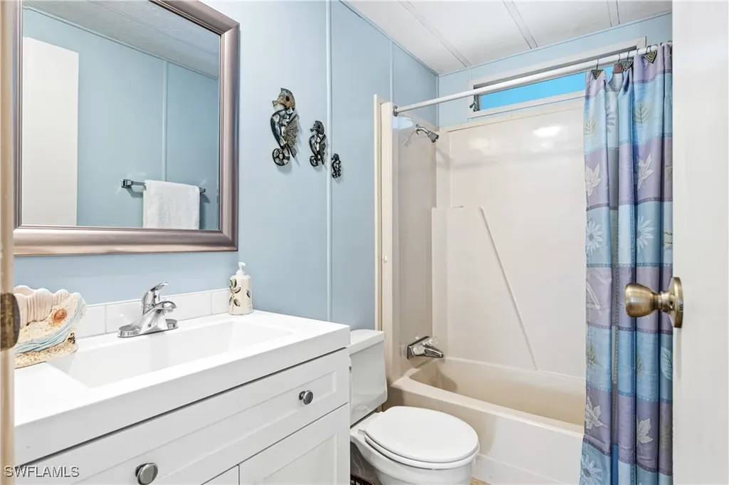 16045 Hibiscus Way North Fort Myers FL 33903