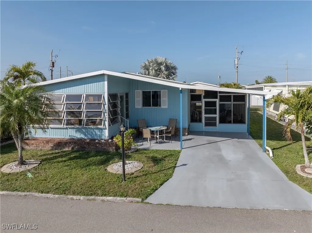 16045 Hibiscus Way North Fort Myers FL 33903