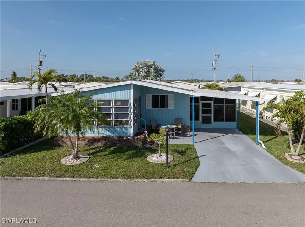 16045 Hibiscus Way North Fort Myers FL 33903