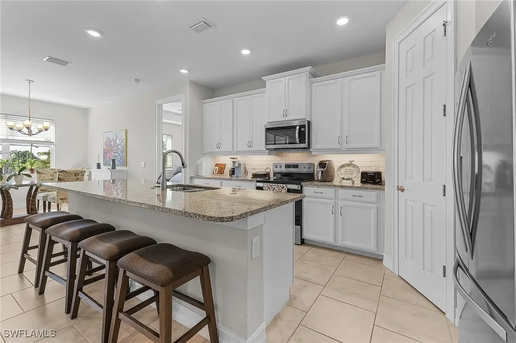 288 Spring Hill Lake Loop Cape Coral FL 33993