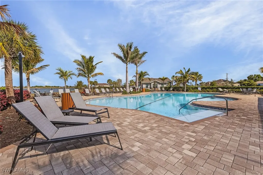 288 Spring Hill Lake Loop Cape Coral FL 33993
