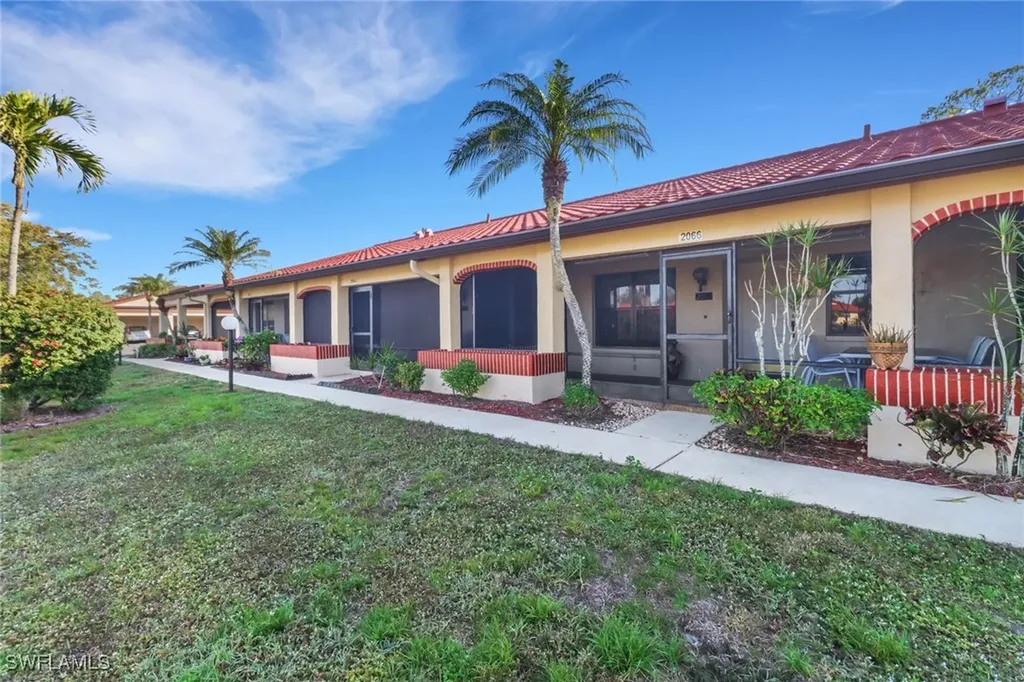 2066 Pine Isle Lane Naples FL 34112