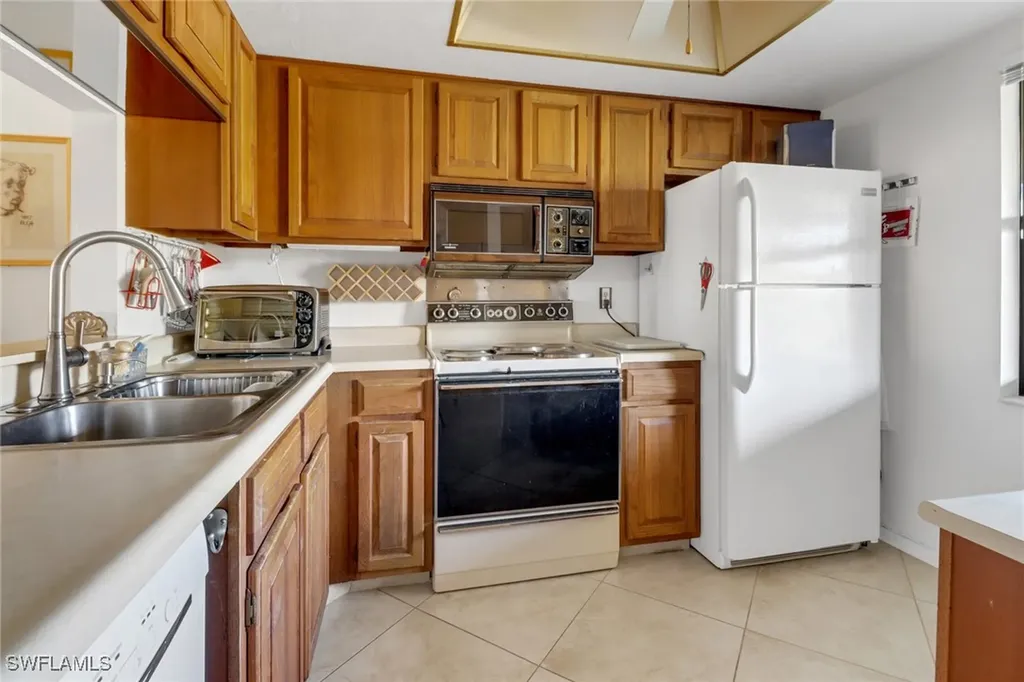 2066 Pine Isle Lane Naples FL 34112